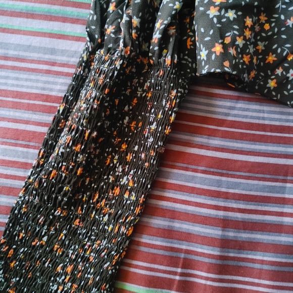 Fashion Nova crop top - Picture 8 of 11